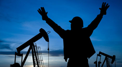 Oil rallies for another day on inventory drop in EIA report